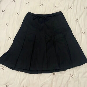 Black Gap pleated skirt size 2